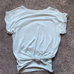Light green Lululemon t-shirt. Small